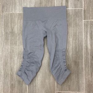 Lululemon grey crop leggings